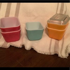 Pyrex refrigerator dishes